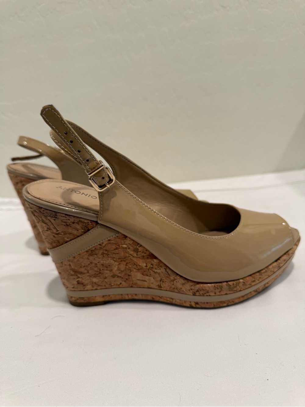 Antonio Melani Nude Patent Leather Peep Toe Cork Wedge Slingbacks Size 8